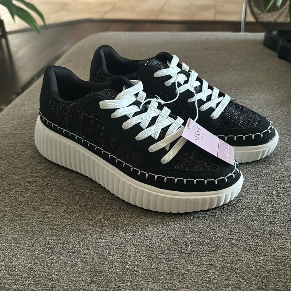 Serra Ladies Platform Black Sneakers Size 8